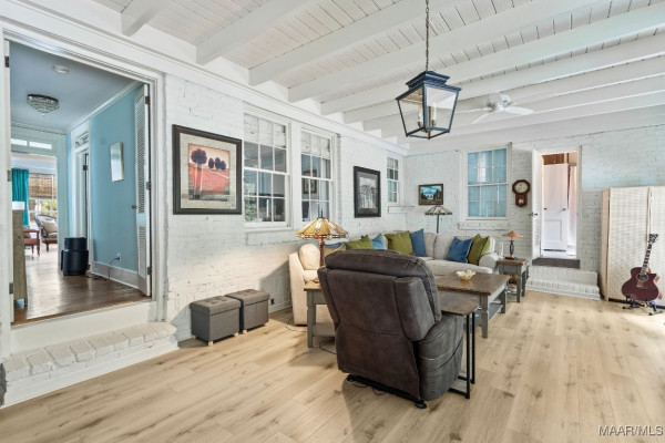 3478 Wellington Road