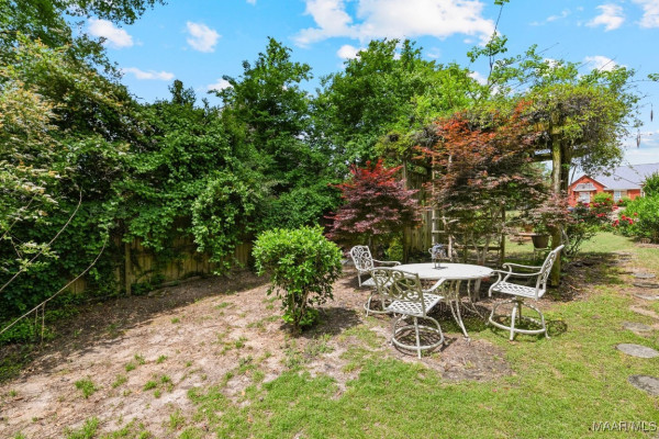 1684 RAMBLING BROOK Lane