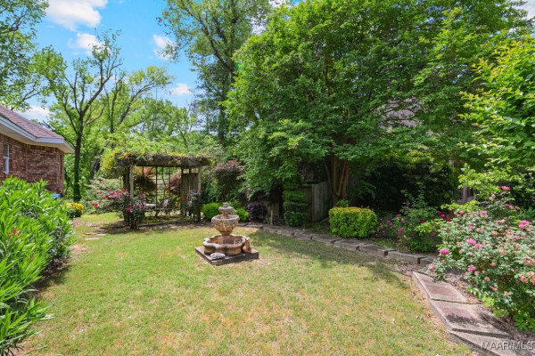 1684 RAMBLING BROOK Lane