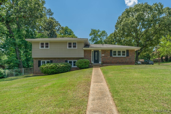 925 GREEN FOREST Drive