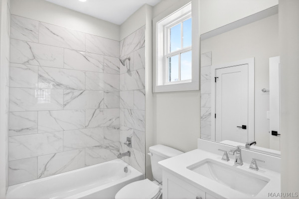 4521 Broadwick Street