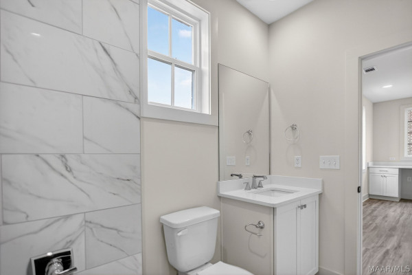 4521 Broadwick Street