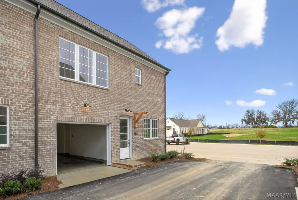 4521 Broadwick Street