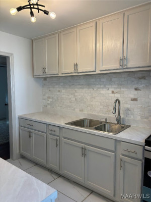 644 Iris Lane