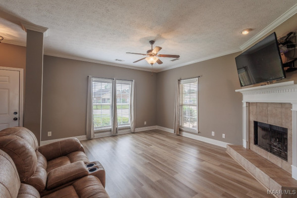 613 VINTAGE Way
