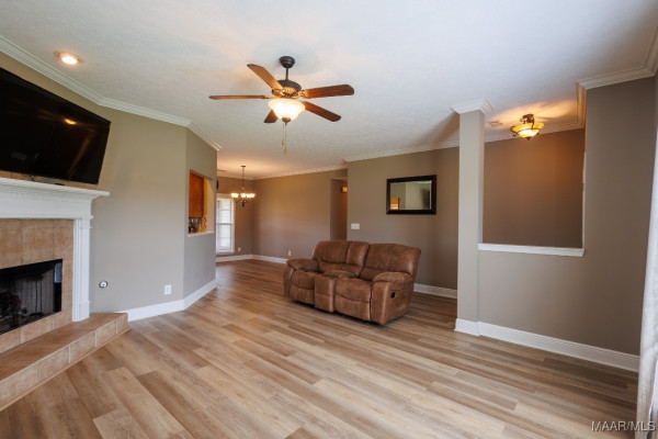 613 VINTAGE Way