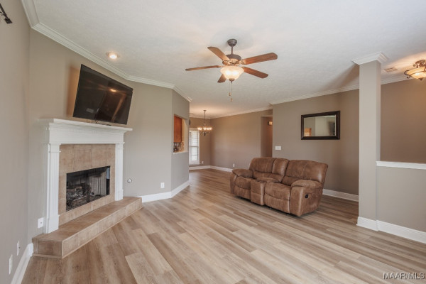 613 VINTAGE Way