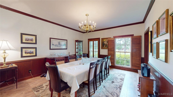 404 WINDWOOD Court