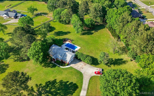 404 WINDWOOD Court