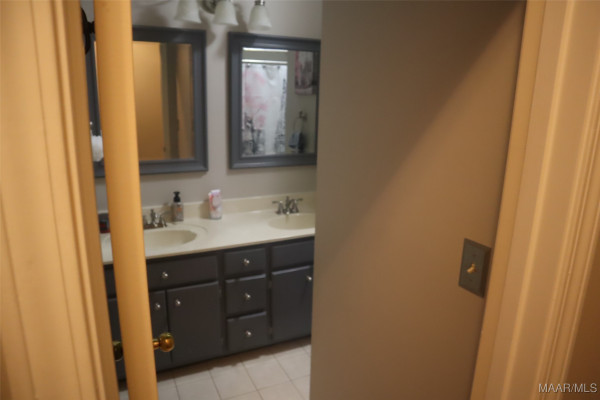 7282 Greenfield Road