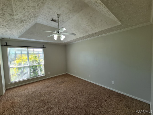 105 MEADOWVIEW Drive