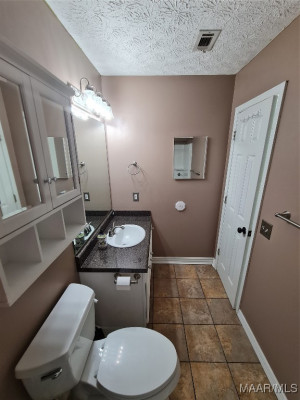 105 MEADOWVIEW Drive