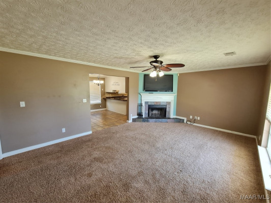 105 MEADOWVIEW Drive