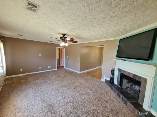 105 MEADOWVIEW Drive