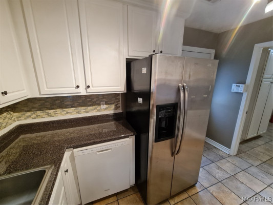 105 MEADOWVIEW Drive