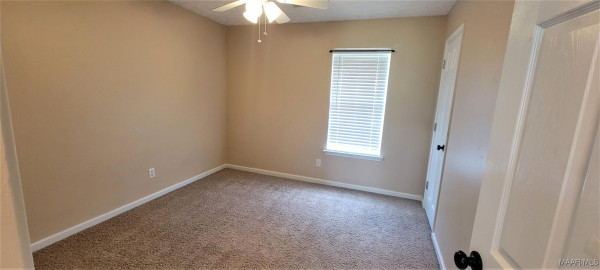 105 MEADOWVIEW Drive