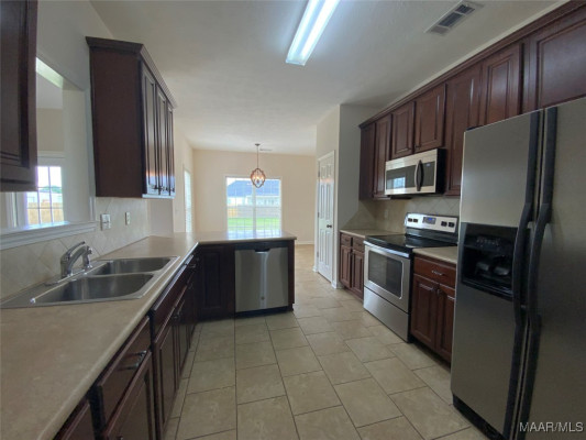 2009 VONICA ROSE Street