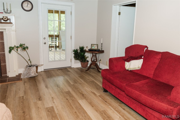 2755 Cherokee Trail