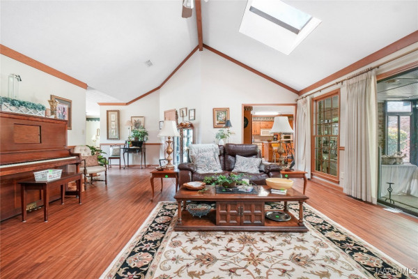 380 HILLABEE Drive
