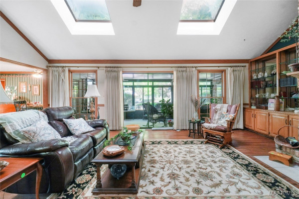 380 HILLABEE Drive