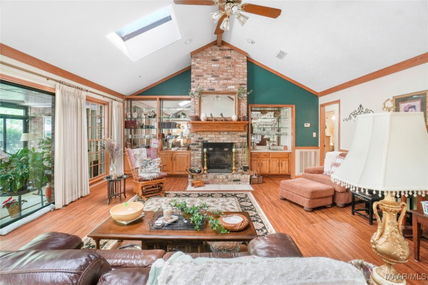 380 HILLABEE Drive