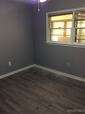 869 Queensbury Drive