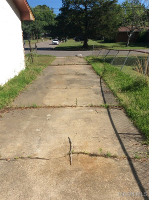 869 Queensbury Drive