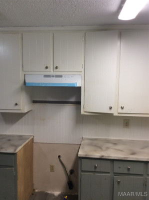 869 Queensbury Drive