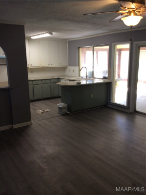 869 Queensbury Drive