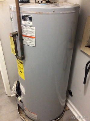 869 Queensbury Drive