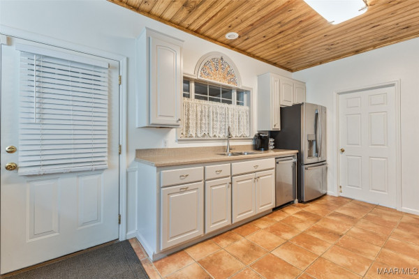 85 GREYSTONE Point