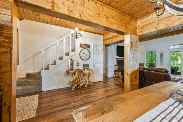 85 GREYSTONE Point