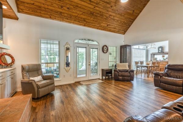 85 GREYSTONE Point