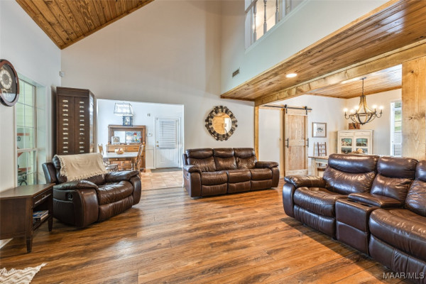 85 GREYSTONE Point