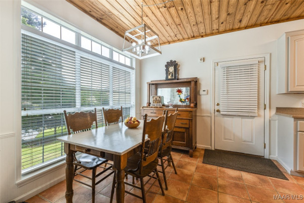 85 GREYSTONE Point