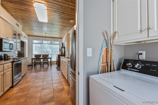 85 GREYSTONE Point