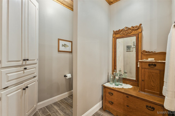 85 GREYSTONE Point