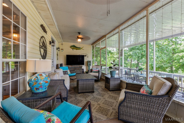 85 GREYSTONE Point