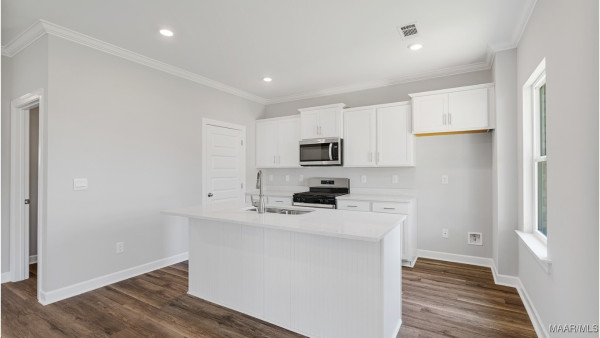 6000 Cunningham Trail