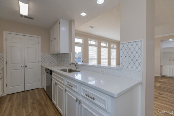 313 Longwood Trail