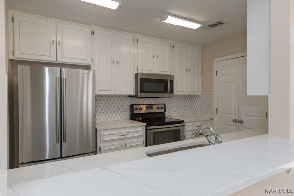 313 Longwood Trail