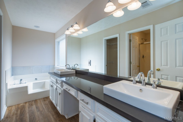 313 Longwood Trail