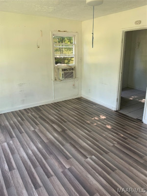 341 Chisholm Street