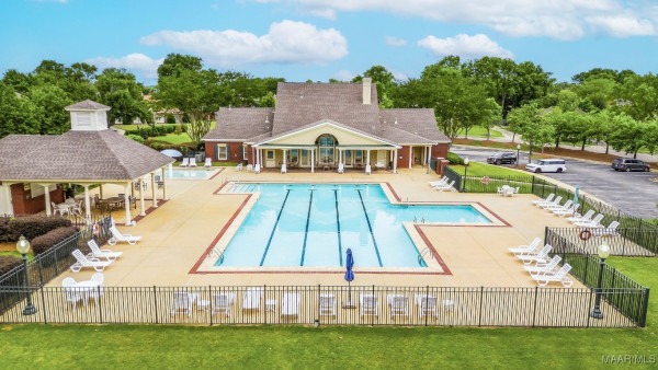 8401 Young Crossing