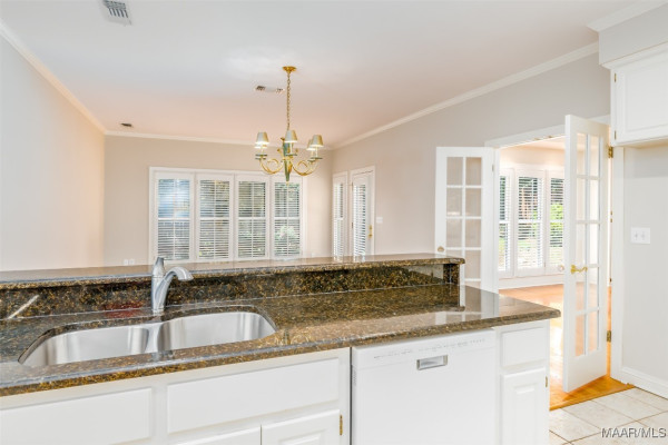 8180 LONGNEEDLE Place