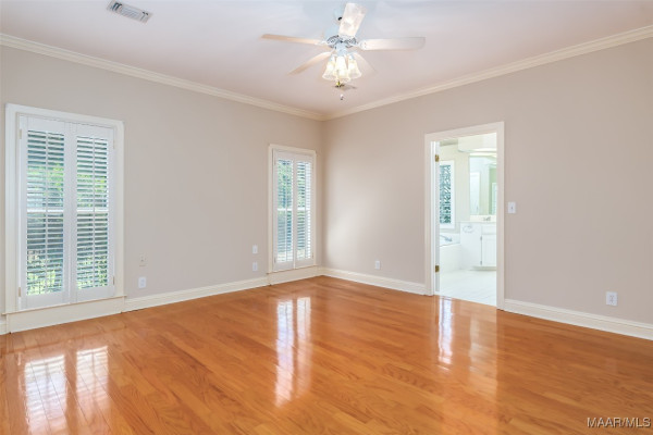 8180 LONGNEEDLE Place