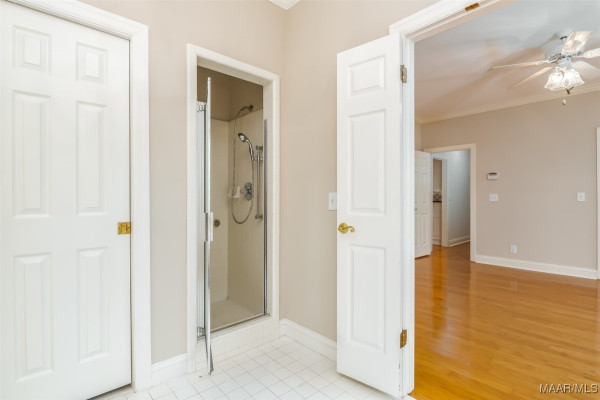 8180 LONGNEEDLE Place