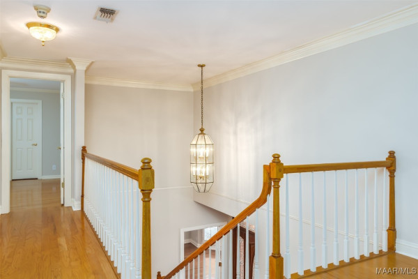 8180 LONGNEEDLE Place