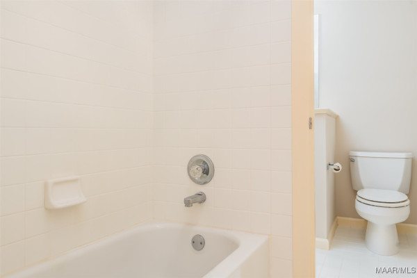 8180 LONGNEEDLE Place