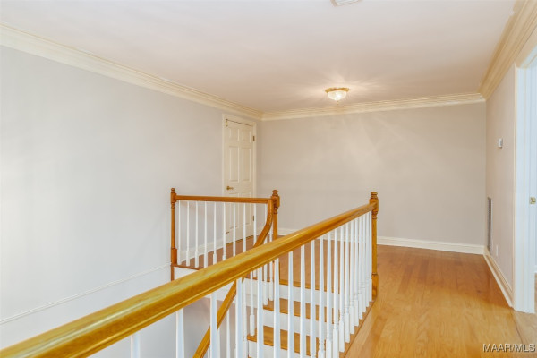 8180 LONGNEEDLE Place